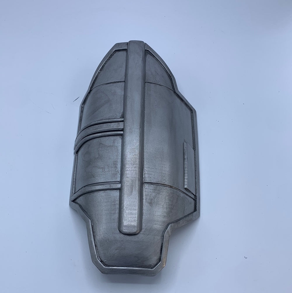 Din Djarin right leg armor