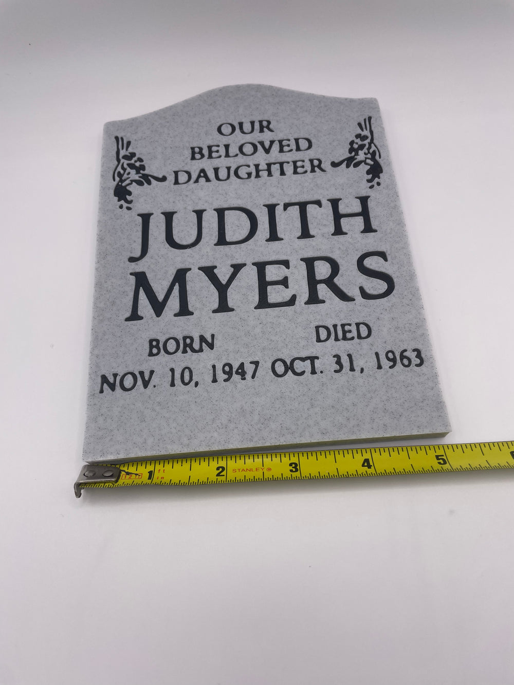 Halloween Judith sign