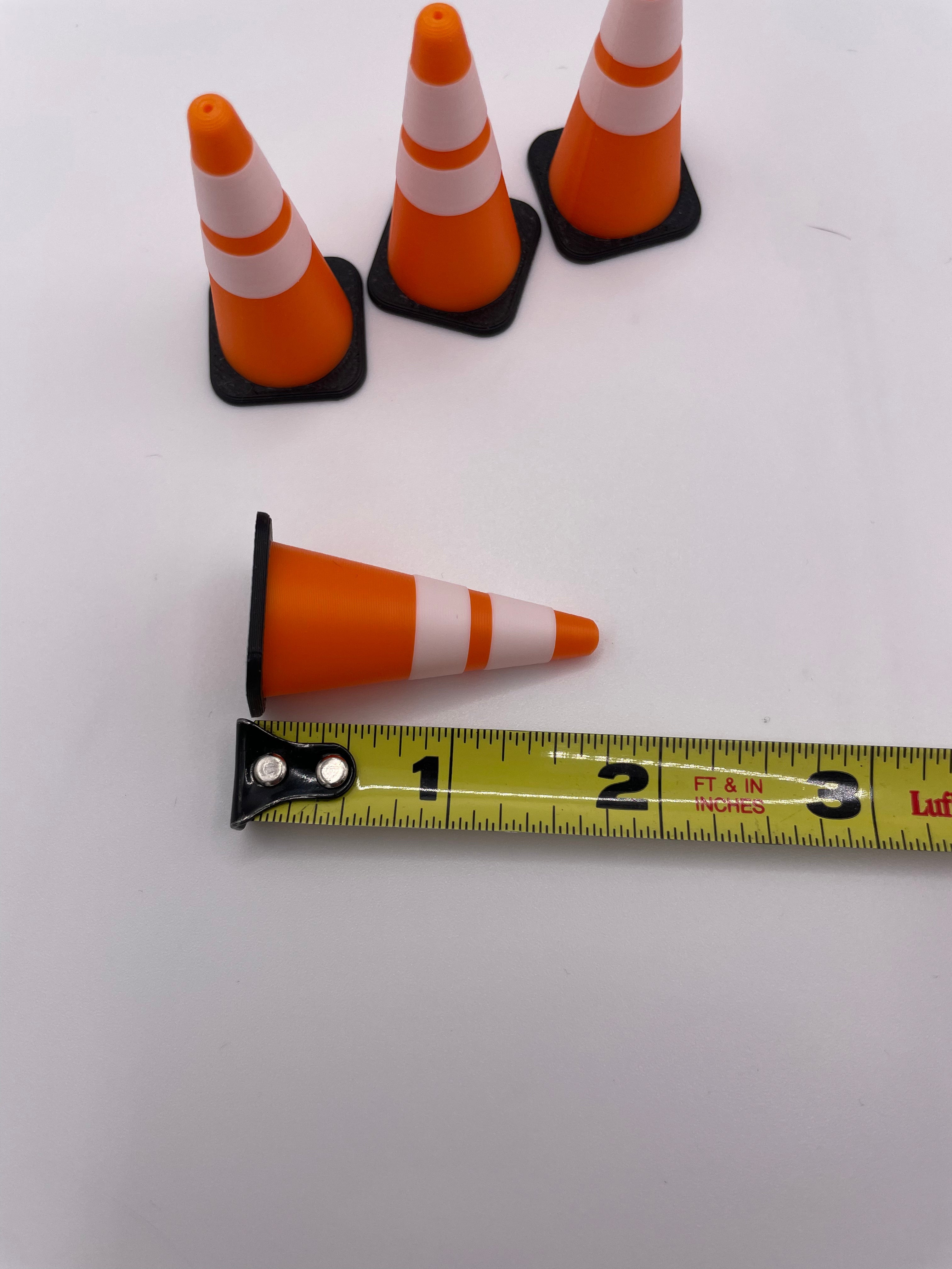 1/18 traffic cone diorama